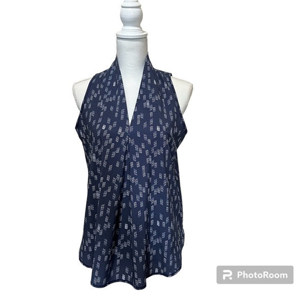 Lucy Activewear V-Neck Sleeveless Top - Loose Fit - Picture 1 of 12